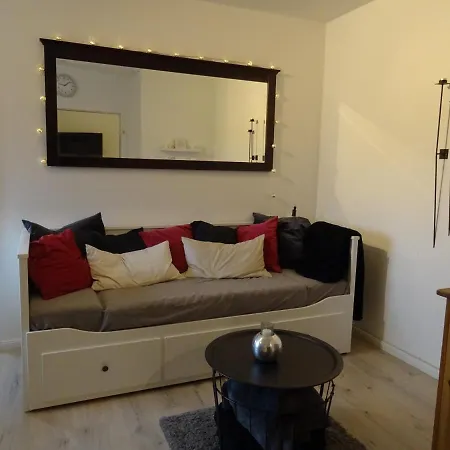 Apartment Am Marktplatz - Zentrale Lage Vor Den Toren Flensburgs, Mit Vollstaendiger Ausstattung Und Balkon