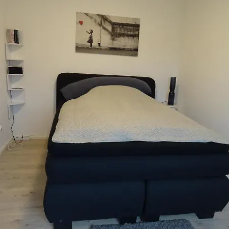 Apartment Am Marktplatz - Zentrale Lage Vor Den Toren Flensburgs, Mit Vollstaendiger Ausstattung Und Balkon